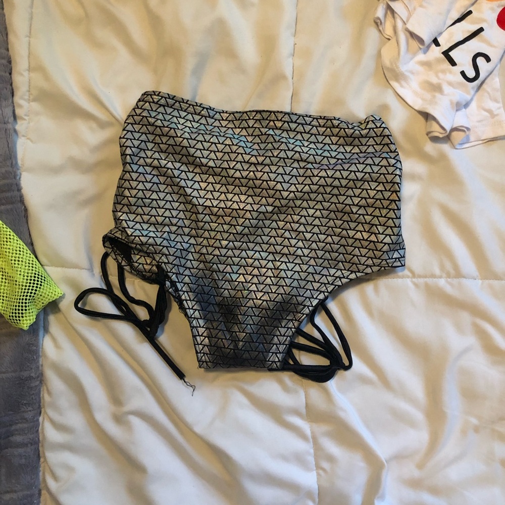 Rave bottoms
